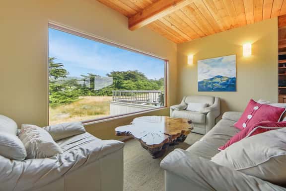 Meadow House - coastal home with hot tub, deck, fireplace - Image 1