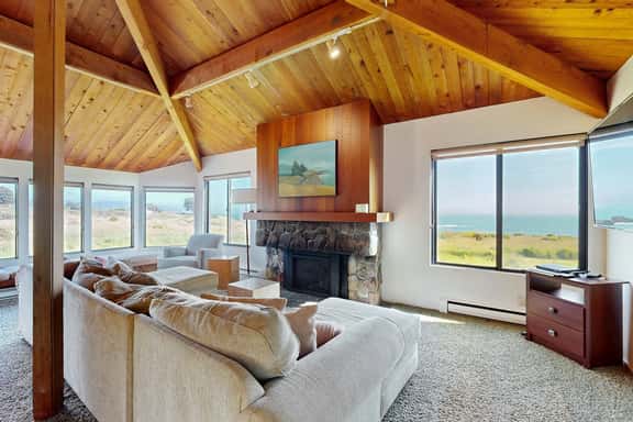 Bovill on Shell Beach - Oceanfront home with private hot tub near Shell Beach - Image 1