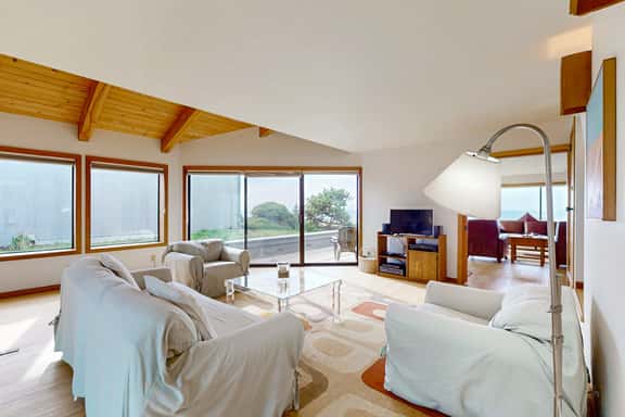 Double R - Sea Ranch blufftop home with private hot tub & EV charger - Image 1