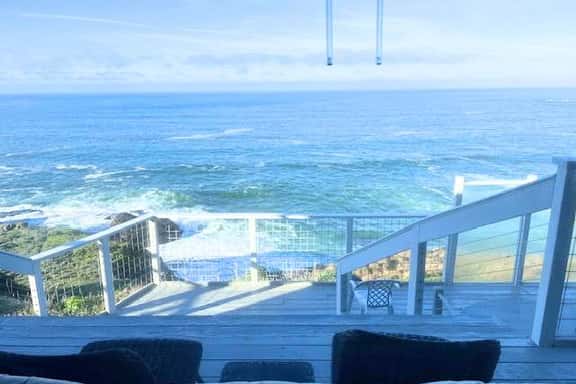 The Lookout Point - Oceanfront home with fireplace & private hot tub - close to town - Image 1