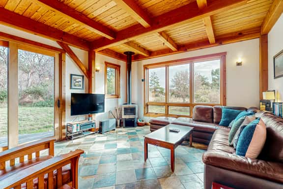 The Barn - Ocean-view retreat with two decks, dogs welcome - Image 1