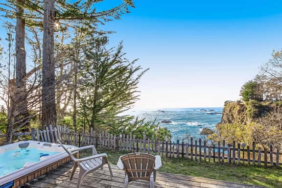 Cove House - Gualala cottage with private hot tub & ocean views near the bluffs - Image 1