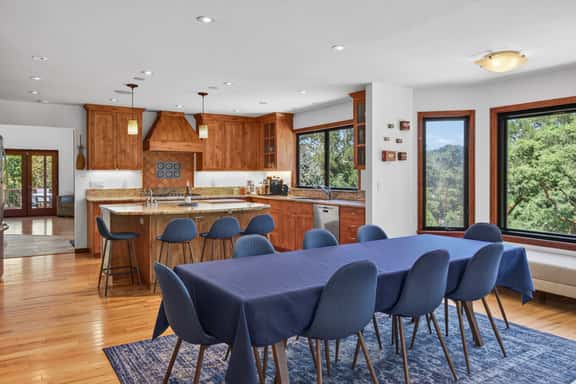 Sunny Grove Retreat - hot tub, wood-burning stove & game room, dogs welcome - Image 1