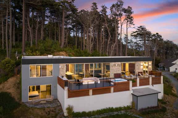 Anchor Cove - Oceanfront glass house on 5 acres, 6 person hot tub, gym - Image 1