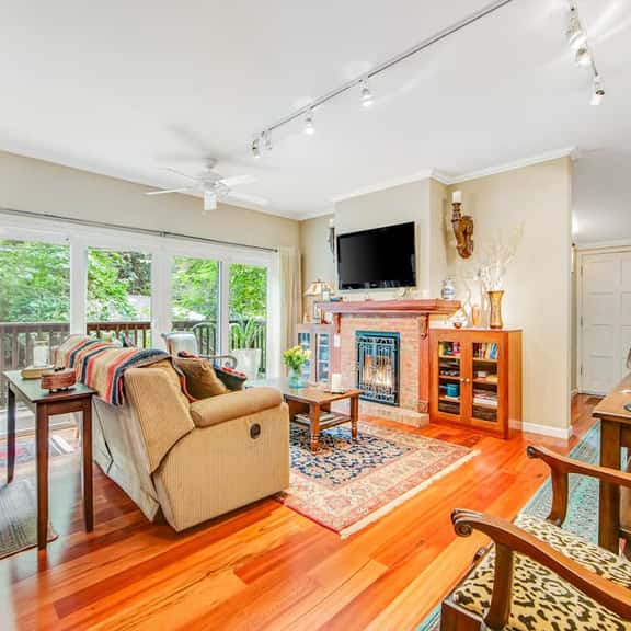 Creek House - Guerneville Dog-Friendly Redwood Retreat with Deck - Image 1