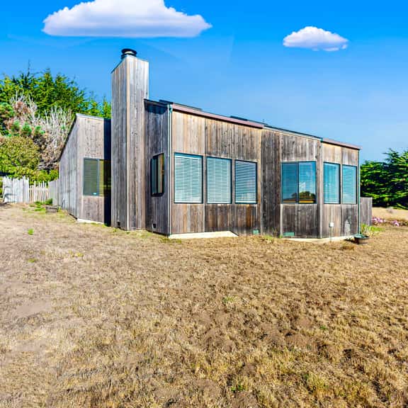 Clemons' Cottage - Ocean-view meadow home with deck & grill near Black Point, dogs welcome - Image 1