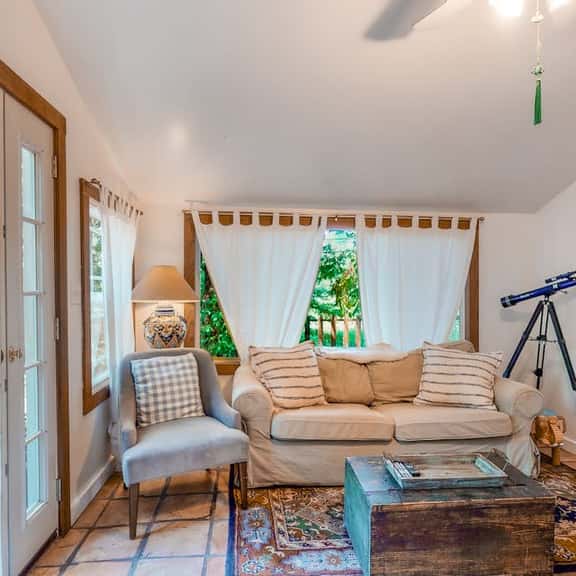 Vineyard Cottage - Guerneville Dog-Friendly Redwood Retreat with Wood Stove - Image 1