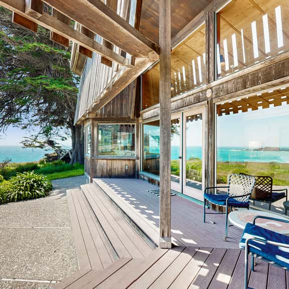 Curtis-Moulton Retreat - Oceanfront home with fireplace near Black Point Beach, dogs welcome - Image 1
