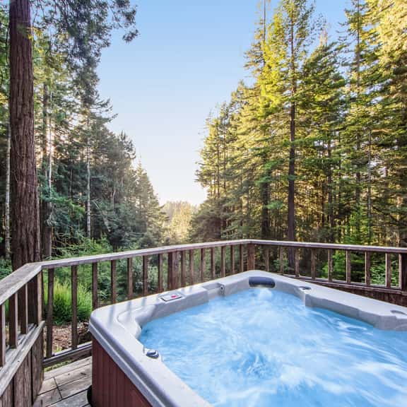 Sea Trees - Meadow home with private hot tub near Black Point Beach - Image 1