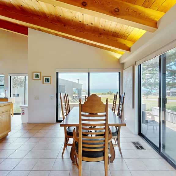 Whale Tales - Ocean-view home near the golf course & Bluff Trail - Image 1
