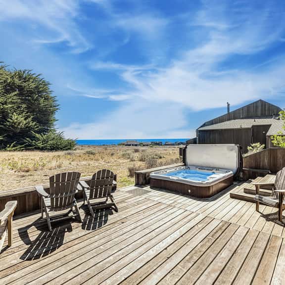 Urban Escape Compound - Seaside compound with two private hot tubs & ocean views - Image 1