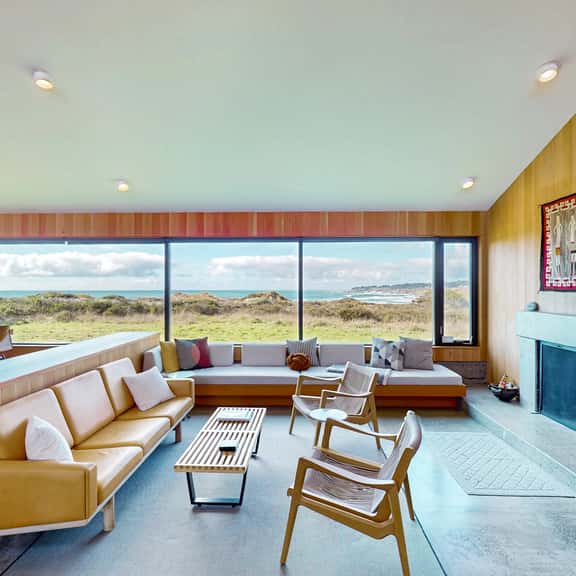 Rolling Waves Beach House - Newly remodeled oceanfront home with hot tub near Walk On Beach - Image 1