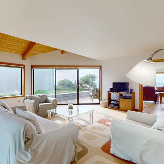 Double R - Sea Ranch blufftop home with private hot tub & EV charger - Image 1
