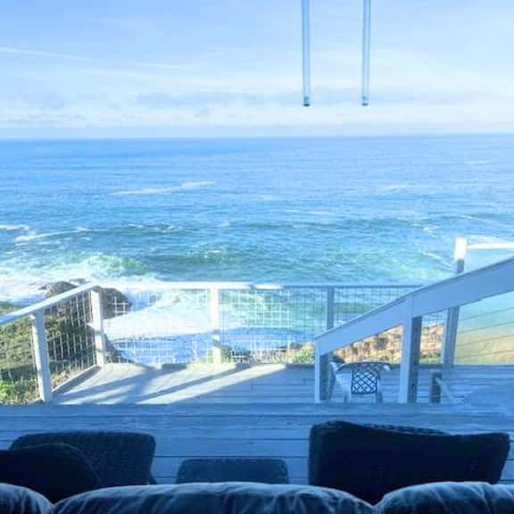 The Lookout Point - Oceanfront home with fireplace & private hot tub - close to town - Image 1