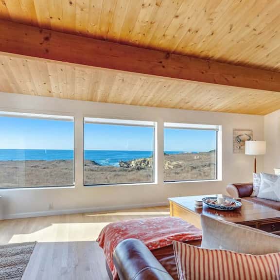 Del Mar Point - Dog-friendly home with cove views, a private hot tub, & rec center access - Image 1