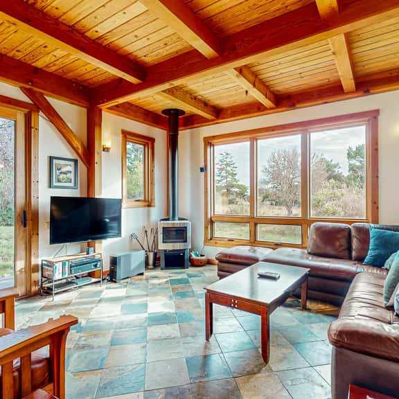 The Barn - Ocean-view retreat with two decks, dogs welcome - Image 1