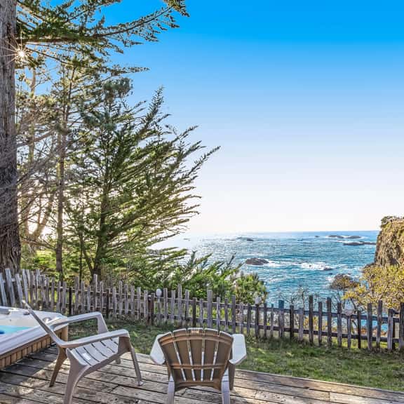 Cove House - Gualala cottage with private hot tub & ocean views near the bluffs - Image 1