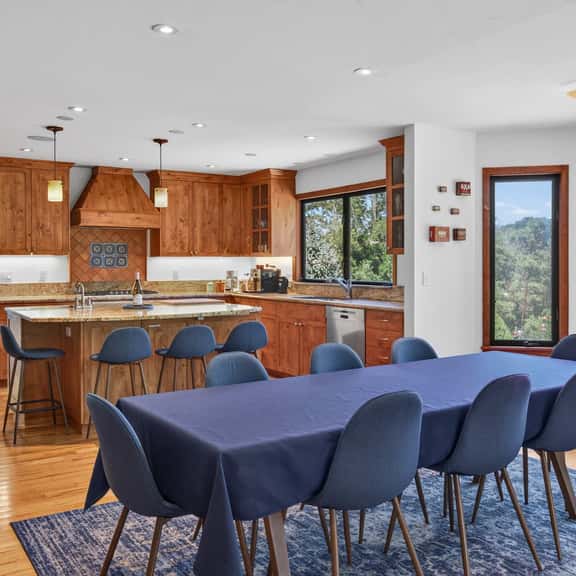 Sunny Grove Retreat - hot tub, wood-burning stove & game room, dogs welcome - Image 1