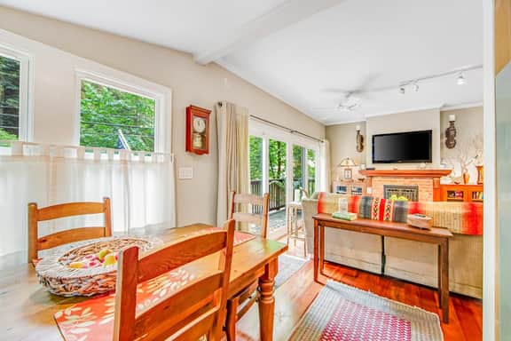 Creek House - Guerneville Dog-Friendly Redwood Retreat with Deck - Image 4