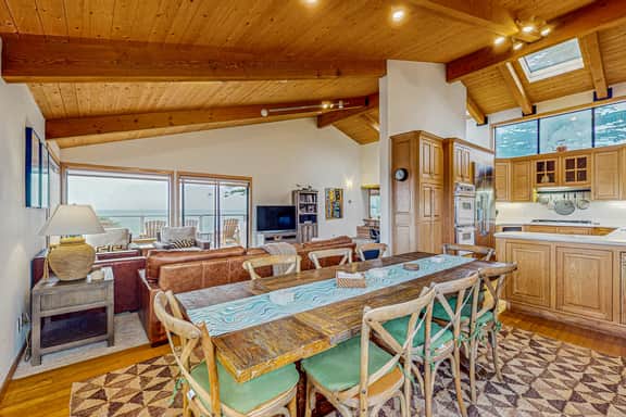 Brammer's Bluff - Oceanfront home with hot tub & garden near the bluffs, dogs welcome - Image 4