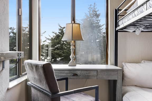 Greencroft Meadows - Sea Ranch meadow home with fireplace & panoramic ocean views - Image 4