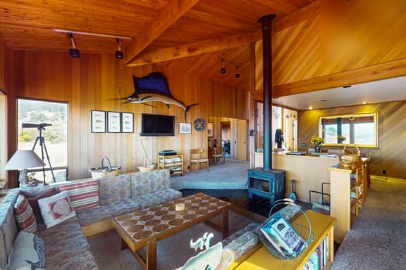 Touch the Tides - Sonoma Coast getaway with ocean views, wood stove & private deck - Image 3
