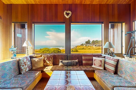 Touch the Tides - Sonoma Coast getaway with ocean views, wood stove & private deck - Image 2