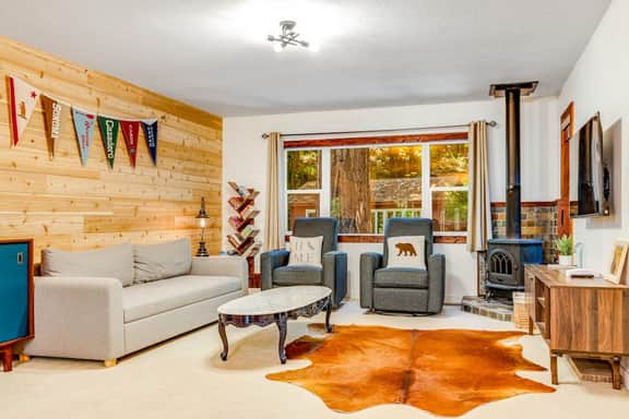 Caz Cabin 6 - Cazadero Idyllic Creekside Getaway- Cozy, Cute & Updated - Image 2