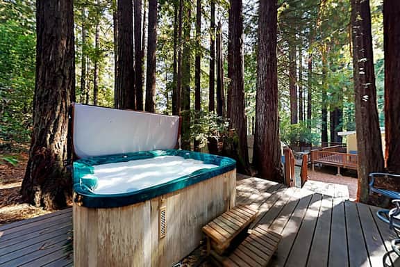 Wagging Woods - Cazadero Dog-Friendly Redwood Cabin with Hot Tub and Wood Stove - Image 3