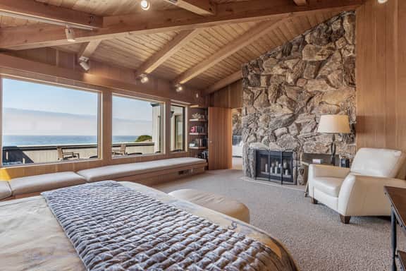 White Waters - Oceanfront seaside home with balcony & sweeping ocean views - Image 5