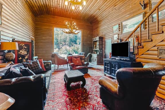 Antler River Lodge - Guerneville Dog-Friendly Riverfront Lodge with Hot Tub - Image 2
