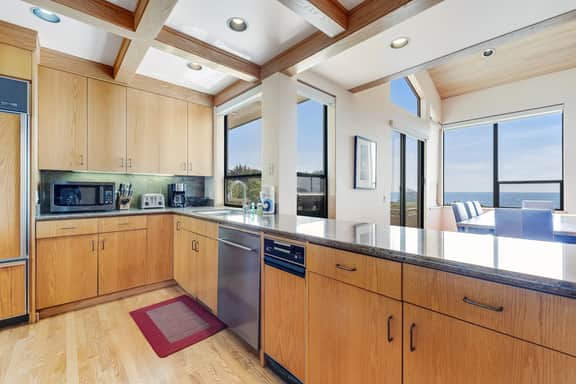 Indigo - Architectural stunner with ocean view, private hot tub & deck - near trail - Image 4