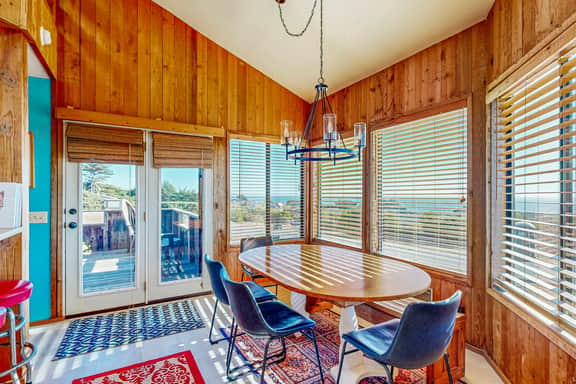 Clemons' Cottage - Ocean-view meadow home with deck & grill near Black Point, dogs welcome - Image 3