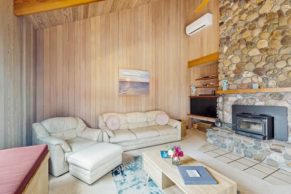 Cypress Cove - Ocean-view home with fireplace & courtyard near Pebble Beach - Image 4