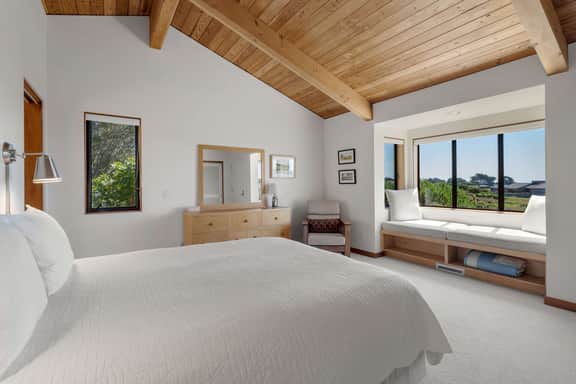 Blue Heron - Ocean-view home with private hot tub, EV charger & fireplace - Image 5