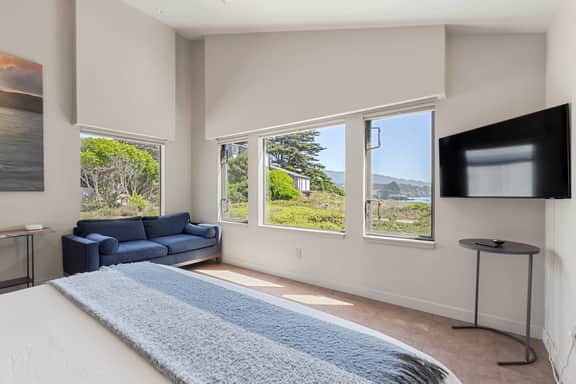 Seaspray - Oceanfront home with fireplace, EV charger & ocean views - Image 5
