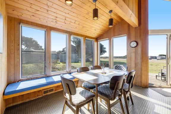 Samson Getaway - Ocean-view meadow home with hot tub near Walk On Beach, dogs welcome - Image 4