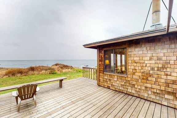 Comstock Retreat - Blufftop home with fireplace & ocean views, dogs welcome - Image 4