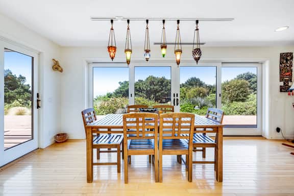 Voyagers Paradise - Ocean View Home with Private Hot Tub, Deck & Fireplace - Walk to Cooks Beach - Image 2