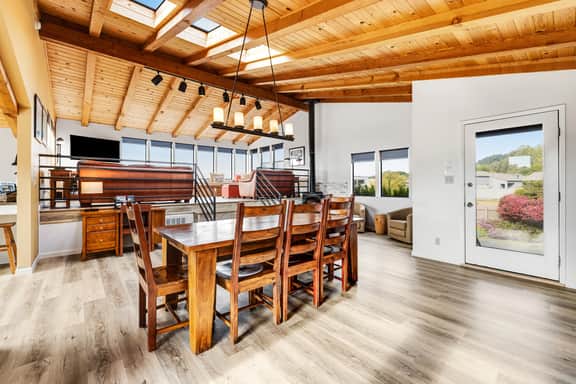 Ocean Sunset - Ocean-view home with private hot tub & grill, dogs welcome - Image 3