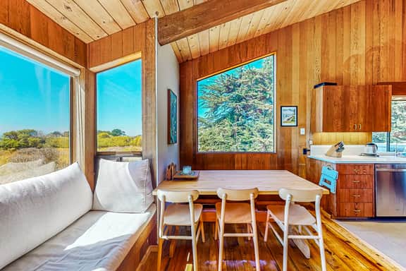 Dune Drift - Ocean-view home with hot tub & prime location at Shell Beach - Image 3