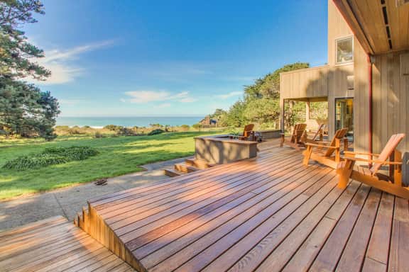 Webb House - Oceanfront home with private hot tub near Black Point - Image 5