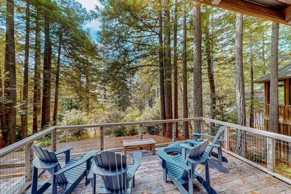 Windsong Redwood Retreat - Forested home with deck & grill near the Lodge, dogs welcome - Image 4