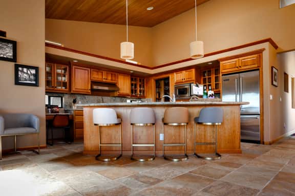 Da Yaya House - Coastal Luxury: Chef Kitchen, Ocean Views, Hot Tub - Image 4