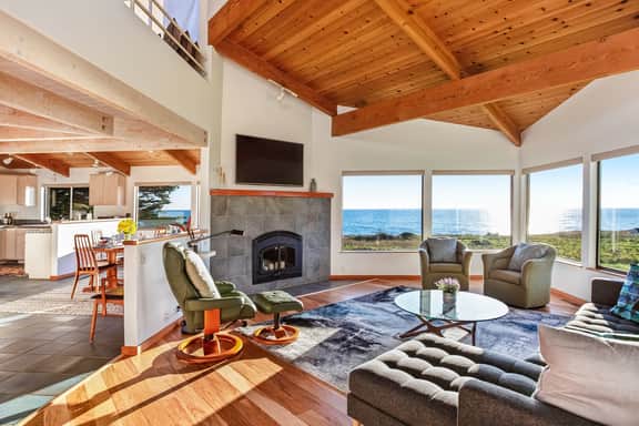 Casa Pelo Mar - Oceanfront retreat with private hot tub steps from Pebble Beach - Image 2