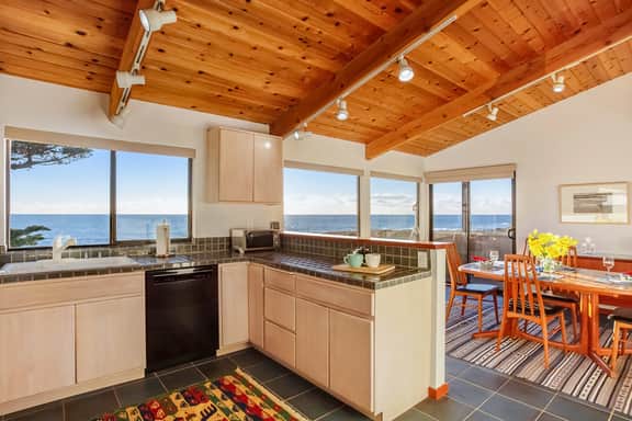 Casa Pelo Mar - Oceanfront retreat with private hot tub steps from Pebble Beach - Image 4