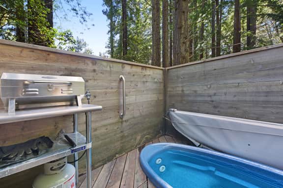 Cabin 55 - Dog-Friendly Cabin with Private Hot Tub & BBQ near the Lodge - Image 3