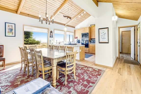 Urban Escape Compound - Seaside compound with two private hot tubs & ocean views - Image 3