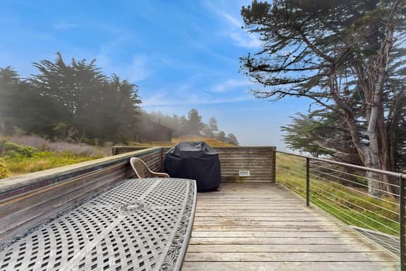 Stoney House - Blufftop home with private hot tub & ocean views, dogs welcome - Image 4