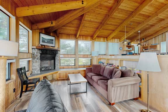Stoney House - Blufftop home with private hot tub & ocean views, dogs welcome - Image 2